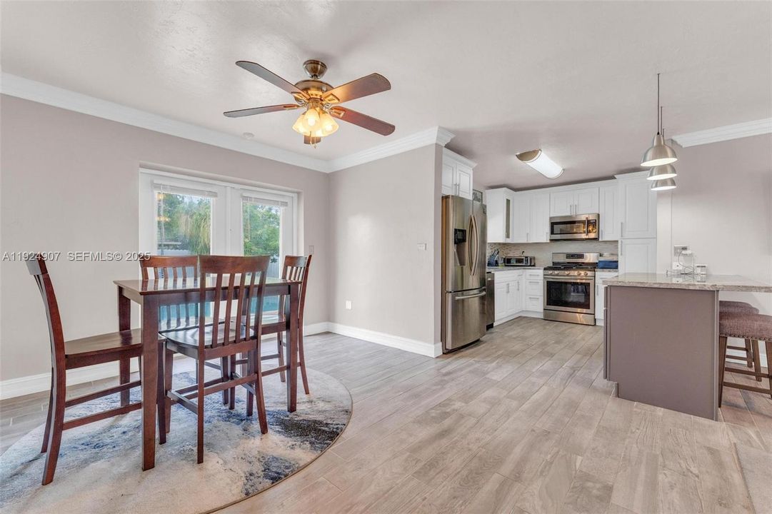 For Sale: $575,000 (3 beds, 2 baths, 1096 Square Feet)