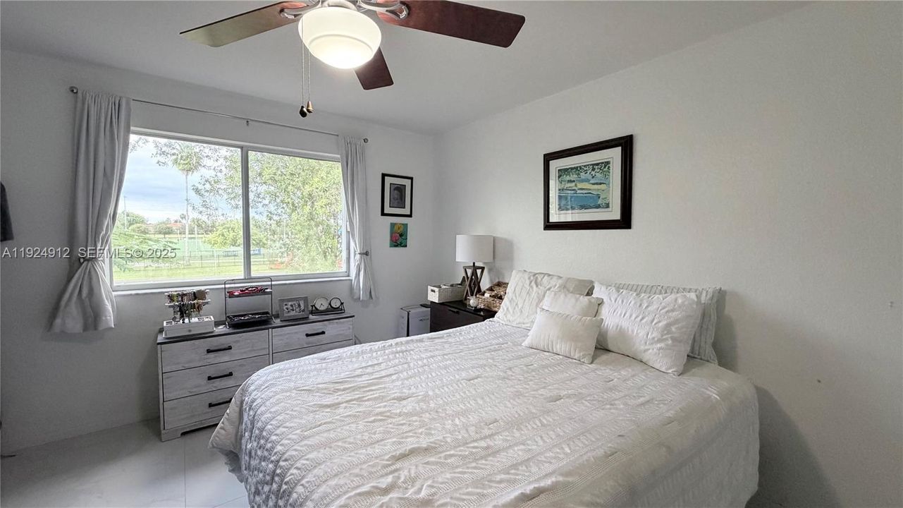 待售: $465,000 (3 贝兹, 2 浴室, 1420 平方英尺)