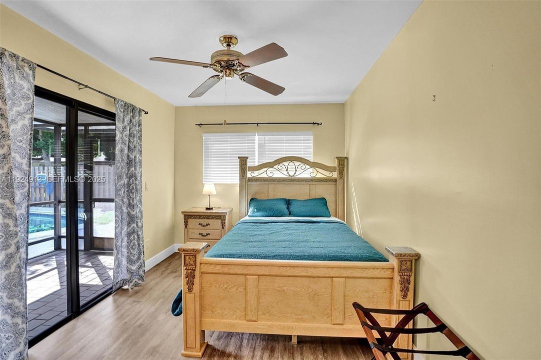 1 bedroom in-law quarters bedroom.