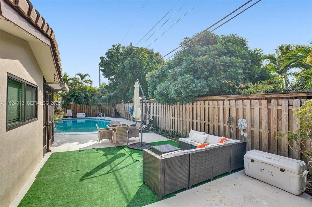 For Rent: $5,000 (4 beds, 3 baths, 1800 Square Feet)