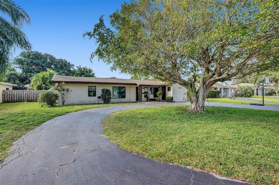 For Rent: $5,000 (4 beds, 3 baths, 1800 Square Feet)