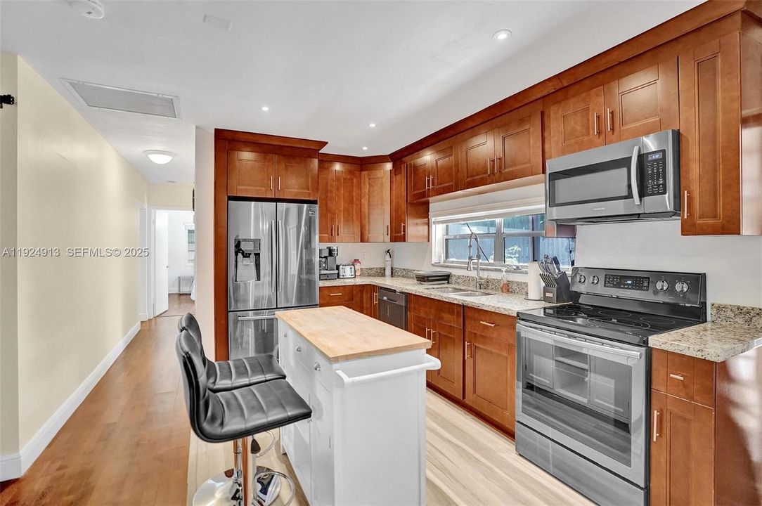 For Rent: $5,000 (4 beds, 3 baths, 1800 Square Feet)