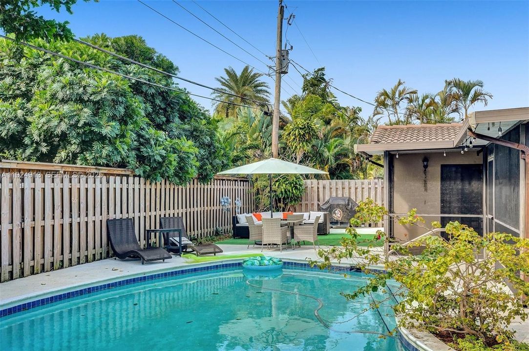 For Rent: $5,000 (4 beds, 3 baths, 1800 Square Feet)