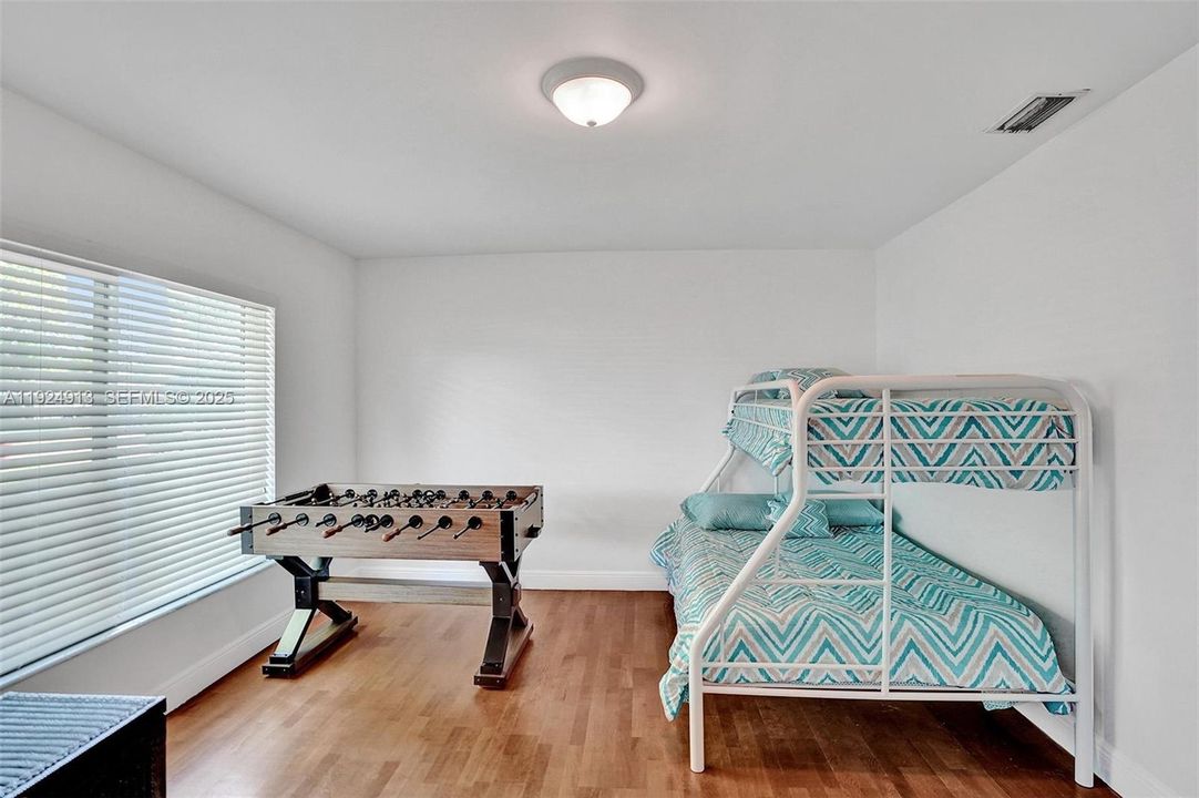 For Rent: $5,000 (4 beds, 3 baths, 1800 Square Feet)