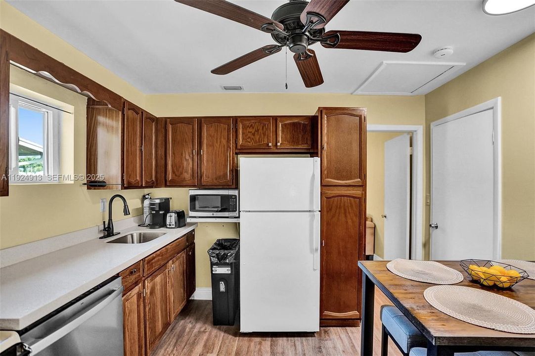 For Rent: $5,000 (4 beds, 3 baths, 1800 Square Feet)