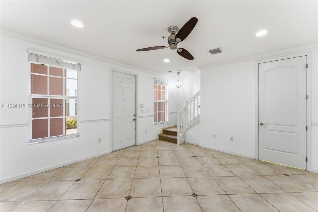 For Sale: $481,500 (2 beds, 2 baths, 1744 Square Feet)