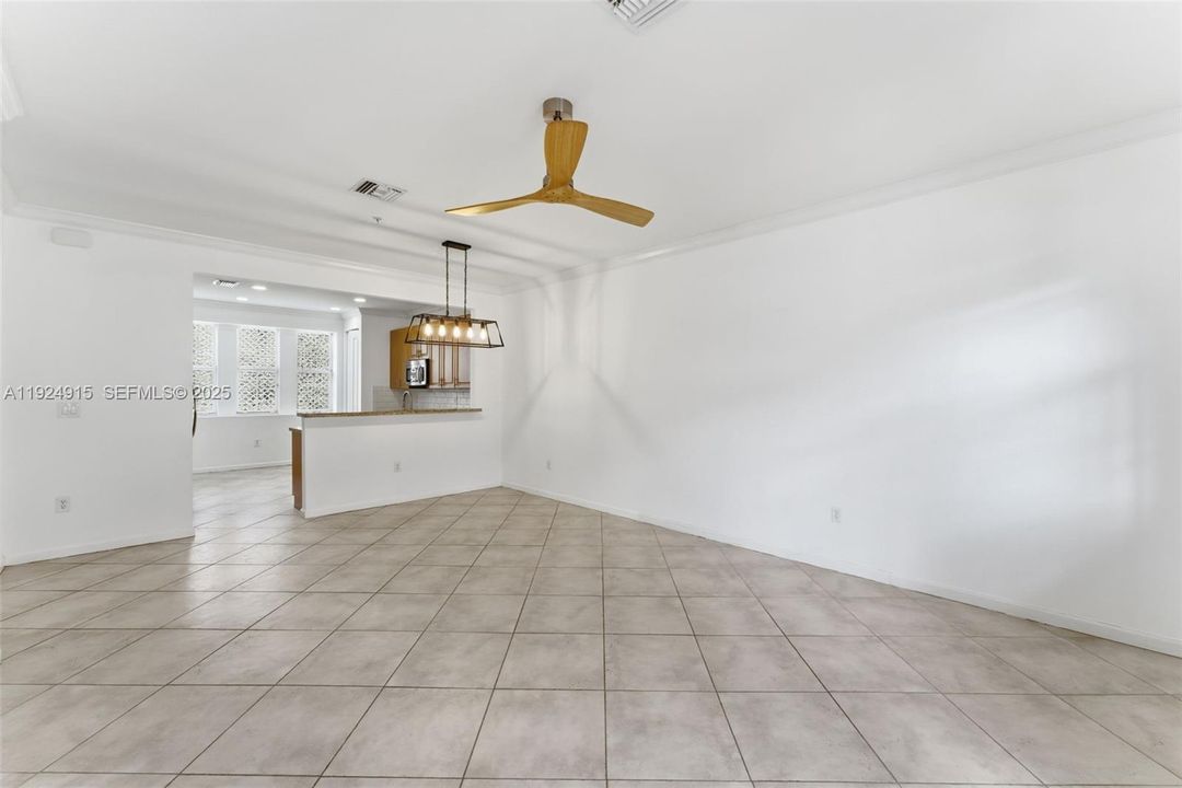 For Sale: $481,500 (2 beds, 2 baths, 1744 Square Feet)