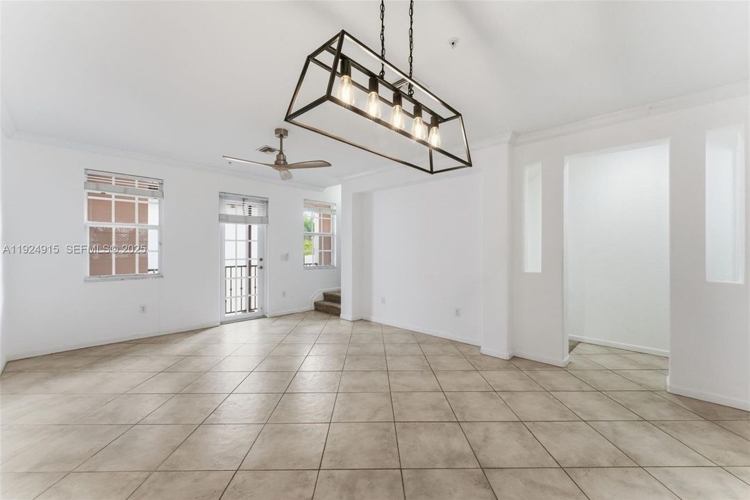 For Sale: $481,500 (2 beds, 2 baths, 1744 Square Feet)