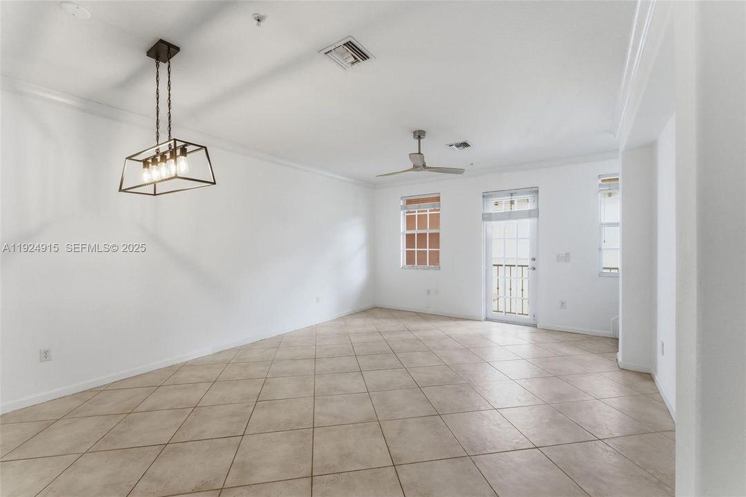 For Sale: $481,500 (2 beds, 2 baths, 1744 Square Feet)