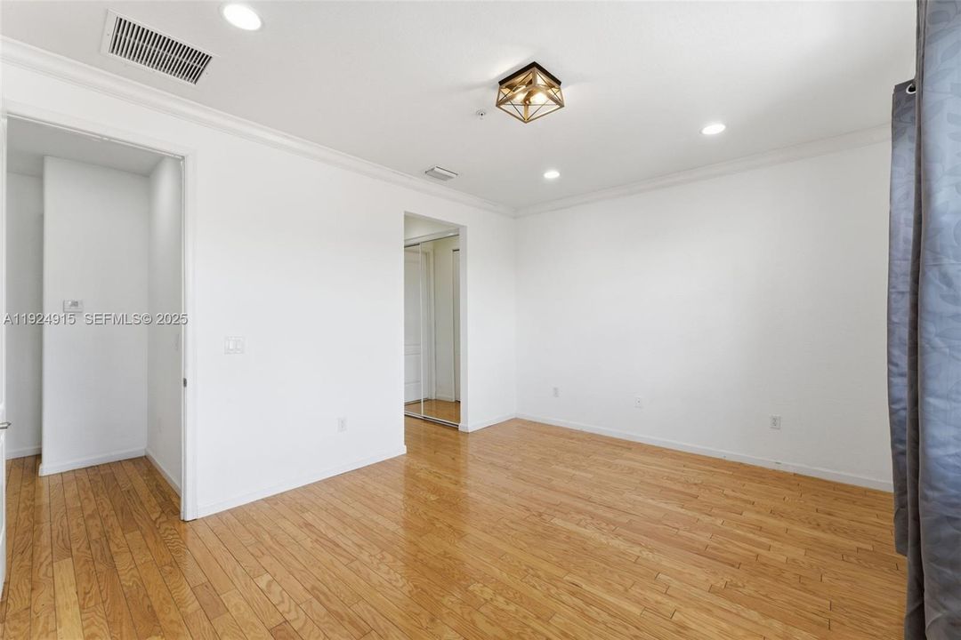 For Sale: $481,500 (2 beds, 2 baths, 1744 Square Feet)