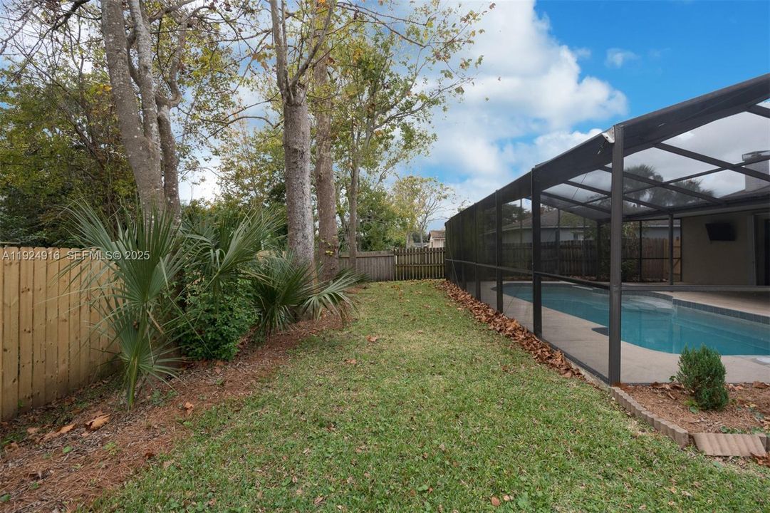 For Rent: $2,400 (3 beds, 2 baths, 1418 Square Feet)