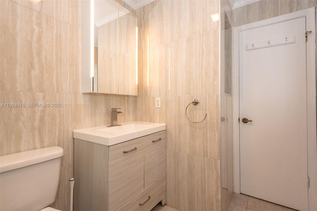 For Rent: $2,400 (3 beds, 2 baths, 1418 Square Feet)