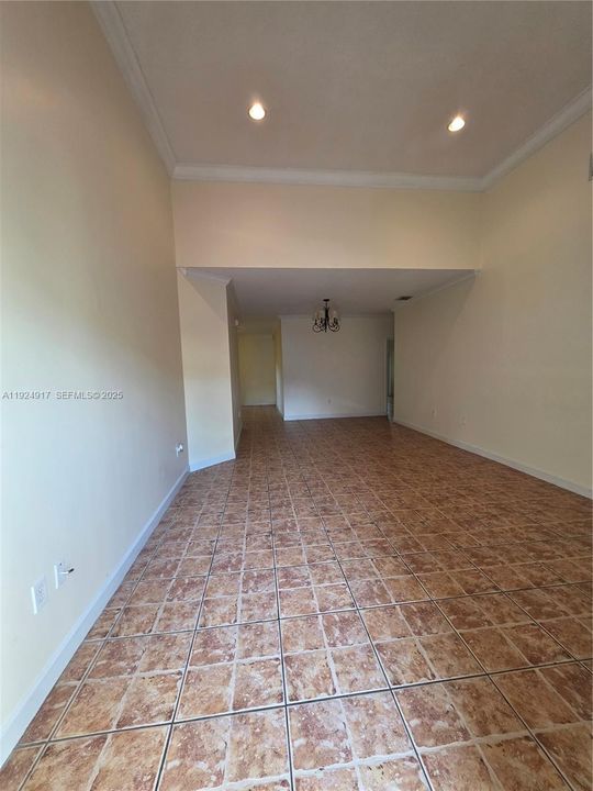 В аренду: $2,850 (4 спален, 2 ванн, 1793 Квадратных фут)