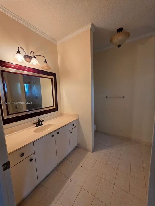 В аренду: $2,850 (4 спален, 2 ванн, 1793 Квадратных фут)