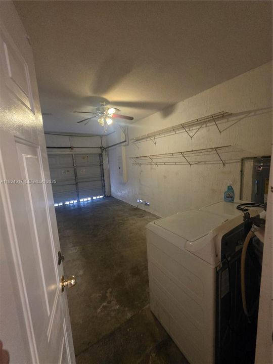 В аренду: $2,850 (4 спален, 2 ванн, 1793 Квадратных фут)