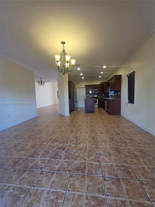 В аренду: $2,850 (4 спален, 2 ванн, 1793 Квадратных фут)