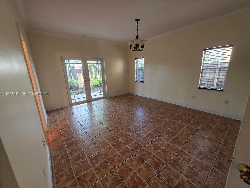 В аренду: $2,850 (4 спален, 2 ванн, 1793 Квадратных фут)