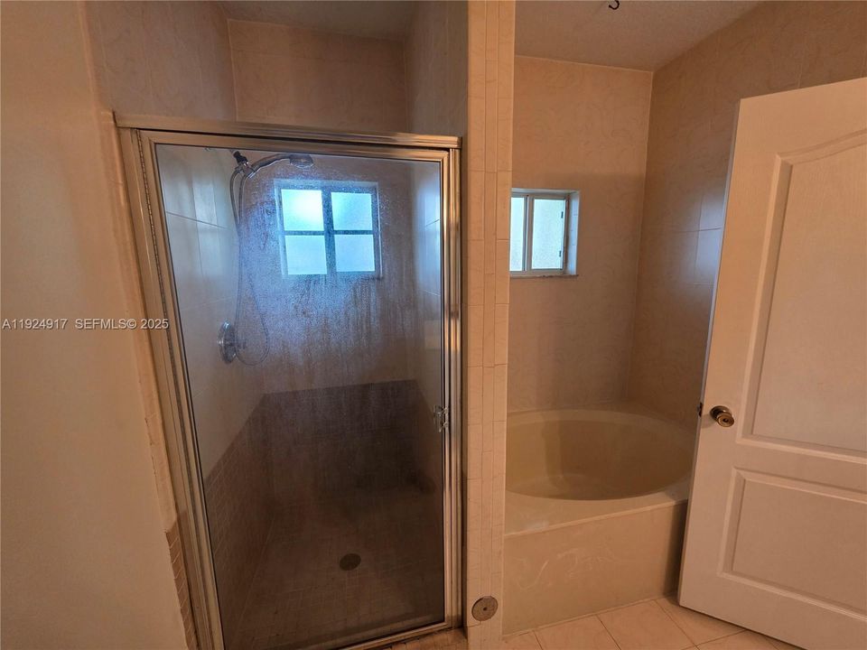 В аренду: $2,850 (4 спален, 2 ванн, 1793 Квадратных фут)