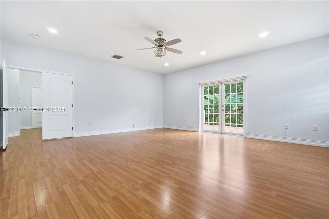 For Sale: $1,250,000 (4 beds, 3 baths, 2609 Square Feet)