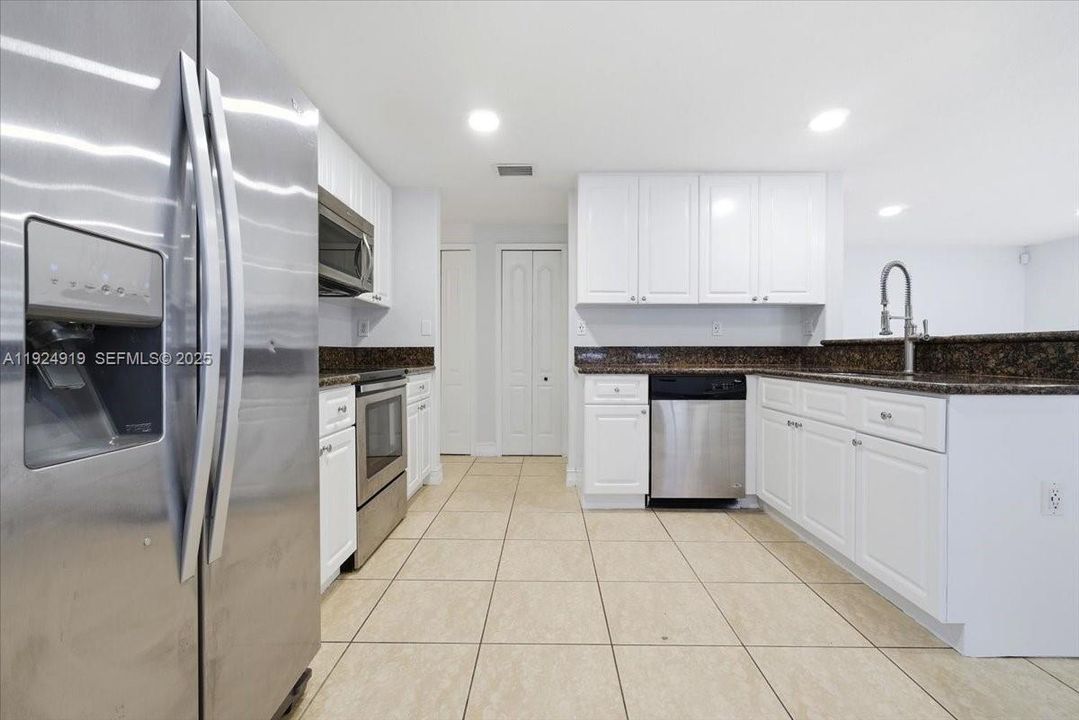 For Sale: $1,250,000 (4 beds, 3 baths, 2609 Square Feet)