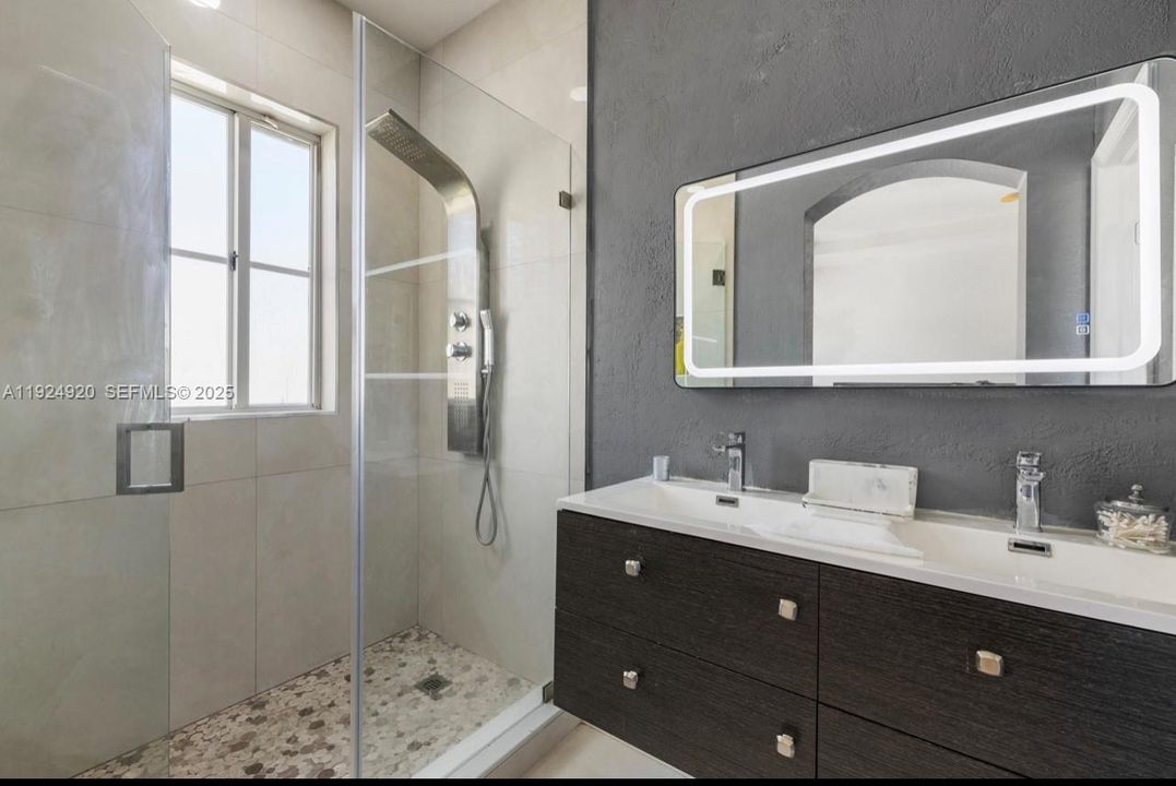 На продажу: $559,000 (3 спален, 3 ванн, 1507 Квадратных фут)