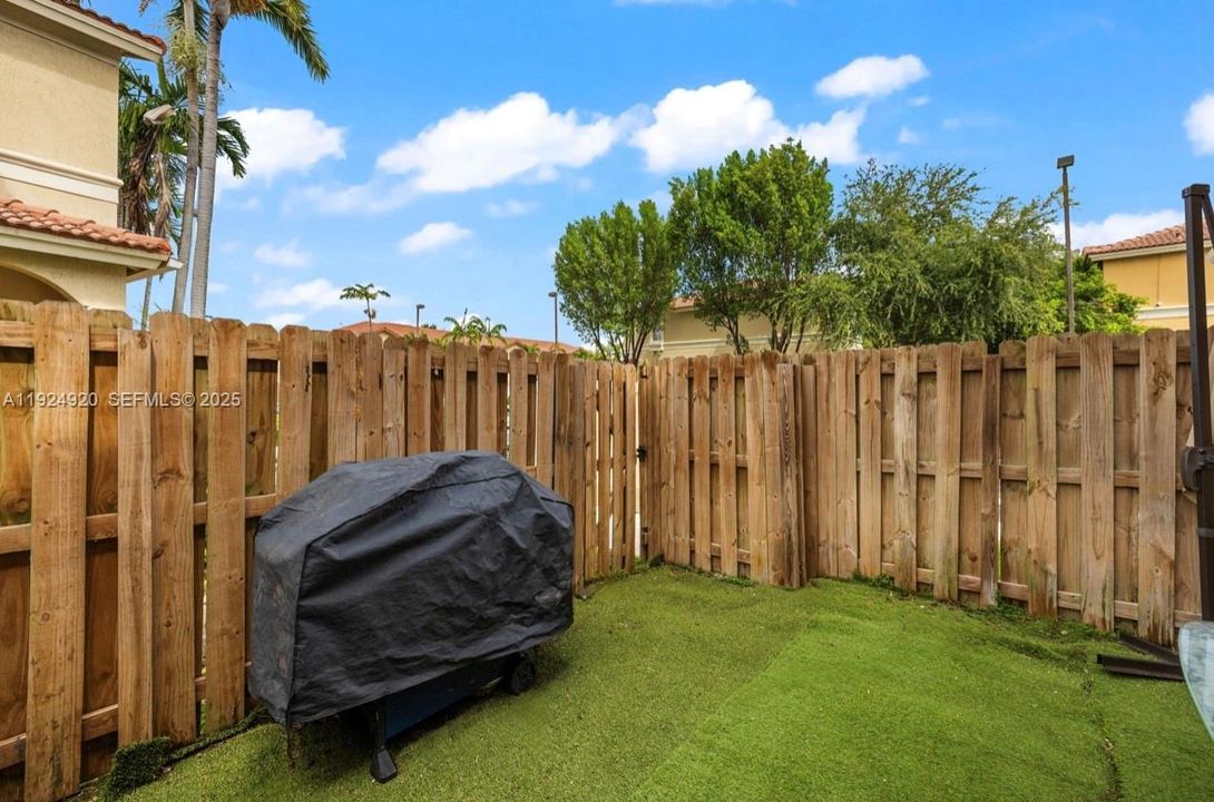 На продажу: $559,000 (3 спален, 3 ванн, 1507 Квадратных фут)