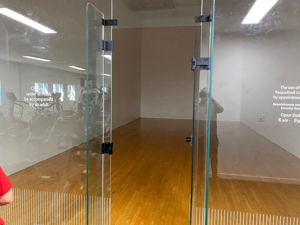 For Rent: $2,550 (2 beds, 2 baths, 1128 Square Feet)