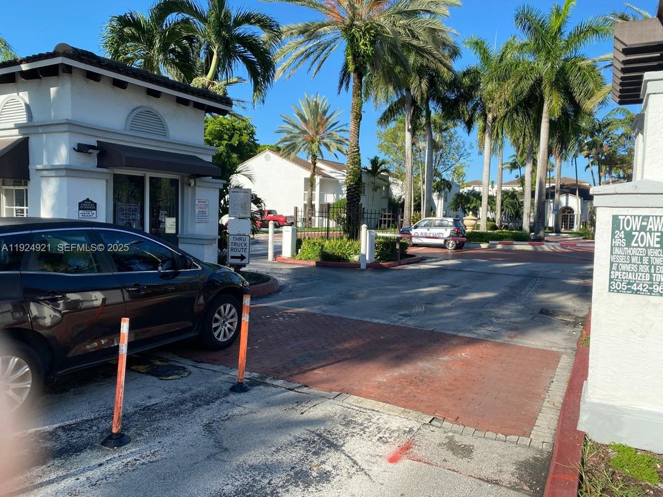 For Rent: $2,550 (2 beds, 2 baths, 1128 Square Feet)