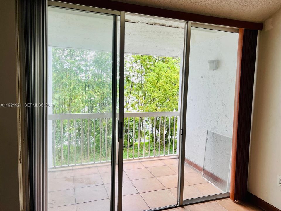 For Rent: $2,550 (2 beds, 2 baths, 1128 Square Feet)