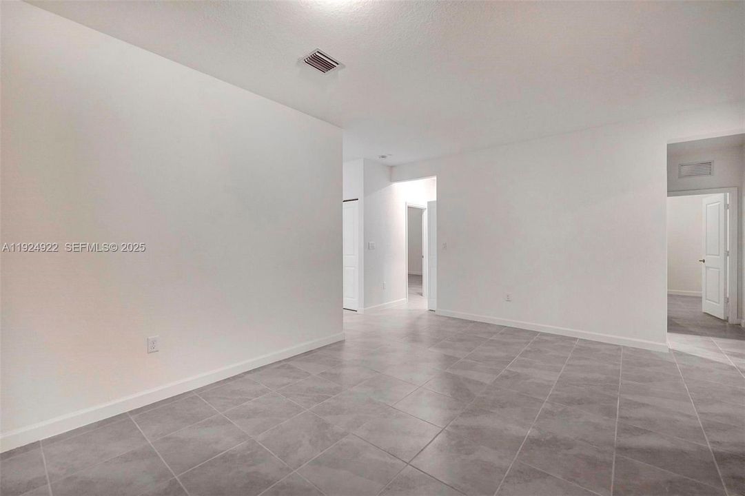 For Rent: $3,600 (4 beds, 2 baths, 1833 Square Feet)