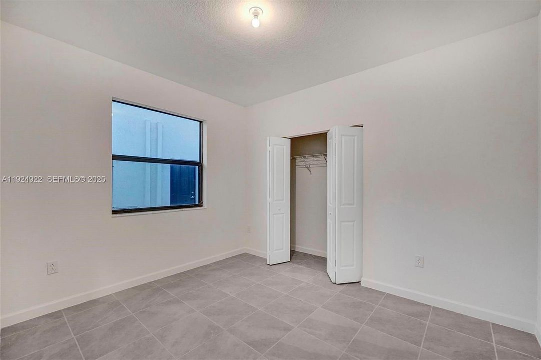 For Rent: $3,600 (4 beds, 2 baths, 1833 Square Feet)