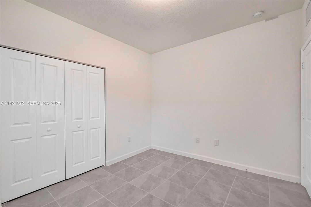 For Rent: $3,600 (4 beds, 2 baths, 1833 Square Feet)