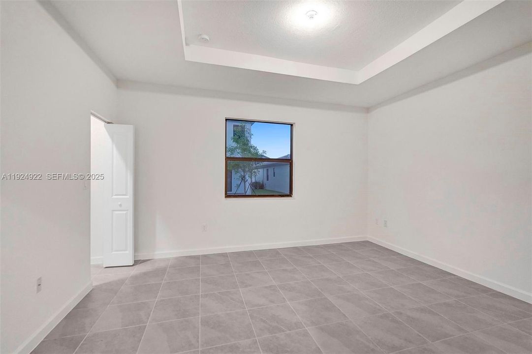 For Rent: $3,600 (4 beds, 2 baths, 1833 Square Feet)