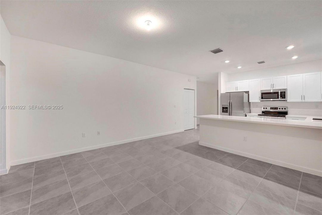 For Rent: $3,600 (4 beds, 2 baths, 1833 Square Feet)