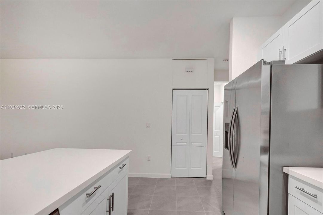 For Rent: $3,600 (4 beds, 2 baths, 1833 Square Feet)