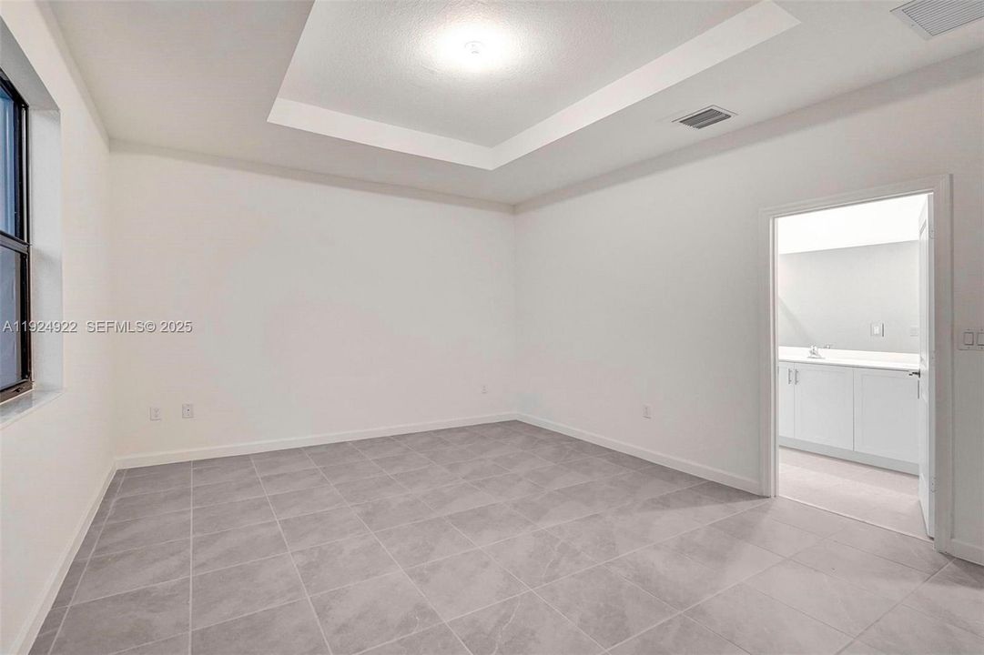 For Rent: $3,600 (4 beds, 2 baths, 1833 Square Feet)