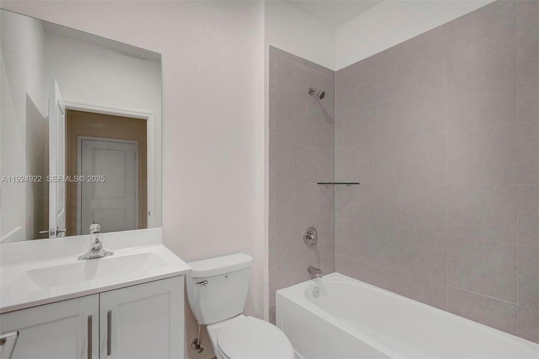 For Rent: $3,600 (4 beds, 2 baths, 1833 Square Feet)