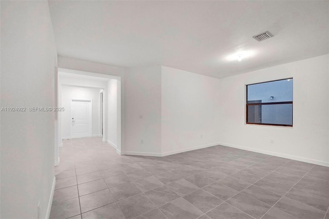 For Rent: $3,600 (4 beds, 2 baths, 1833 Square Feet)