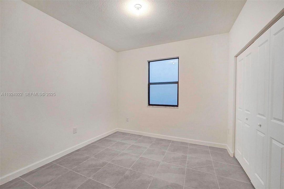 For Rent: $3,600 (4 beds, 2 baths, 1833 Square Feet)