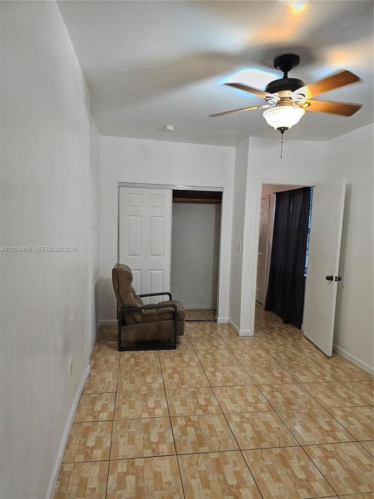 For Rent: $1,500 (1 beds, 1 baths, 1383 Square Feet)