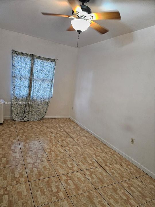 For Rent: $1,500 (1 beds, 1 baths, 1383 Square Feet)