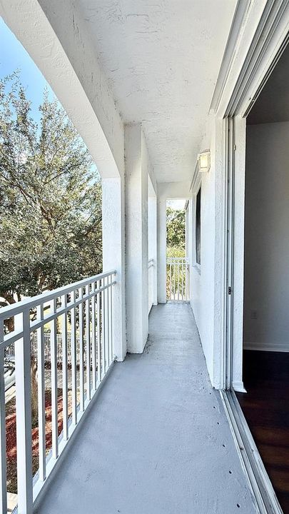 For Rent: $2,200 (1 beds, 1 baths, 846 Square Feet)