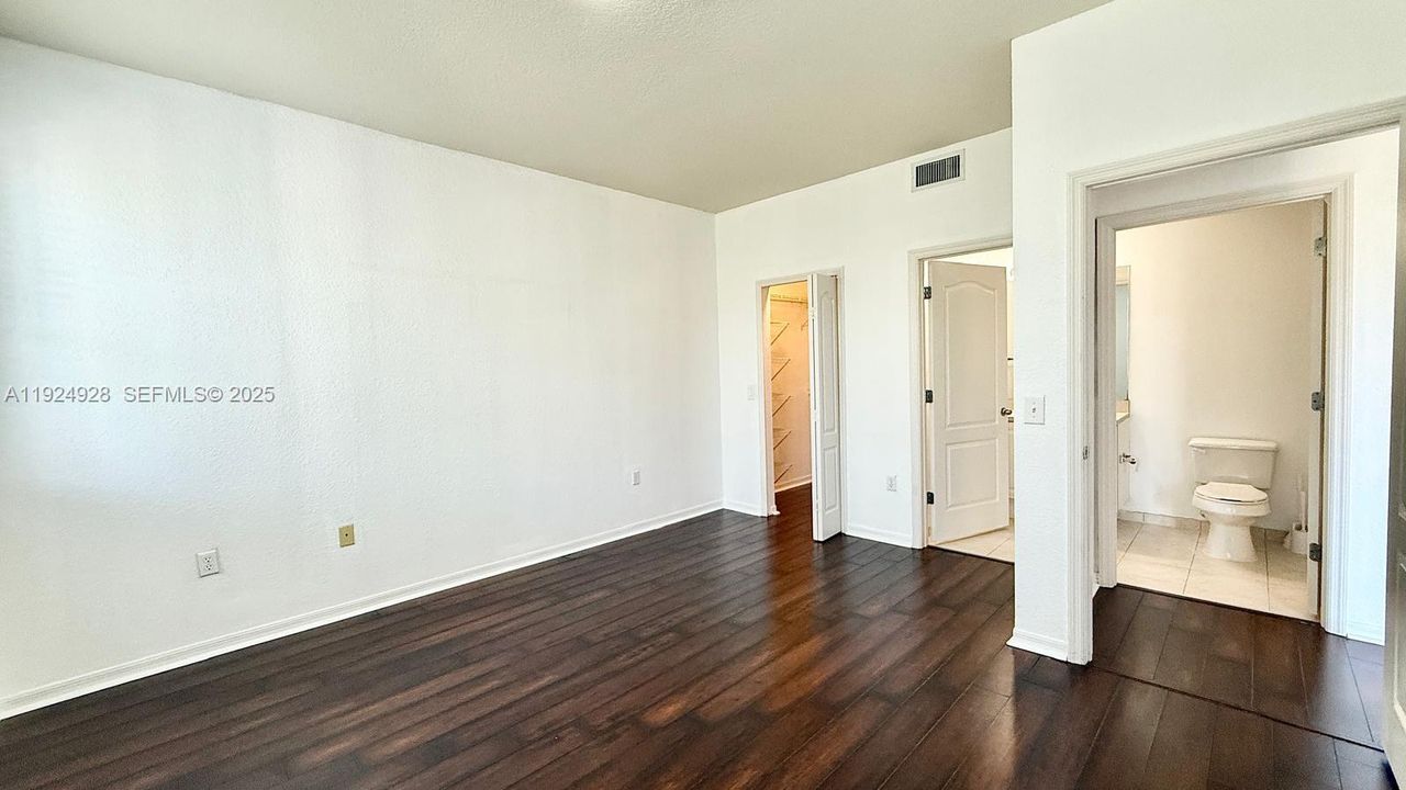 For Rent: $2,200 (1 beds, 1 baths, 846 Square Feet)