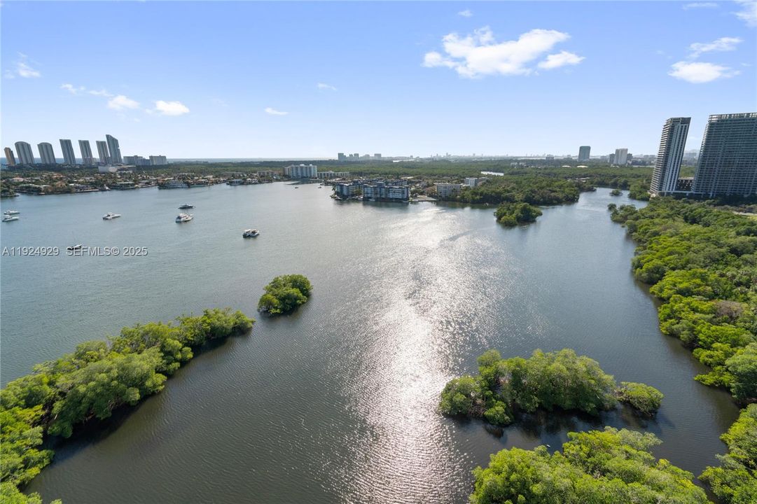 En Venta: $1,450,000 (2 camas, 2 baños, 1958 Pies cuadrados)