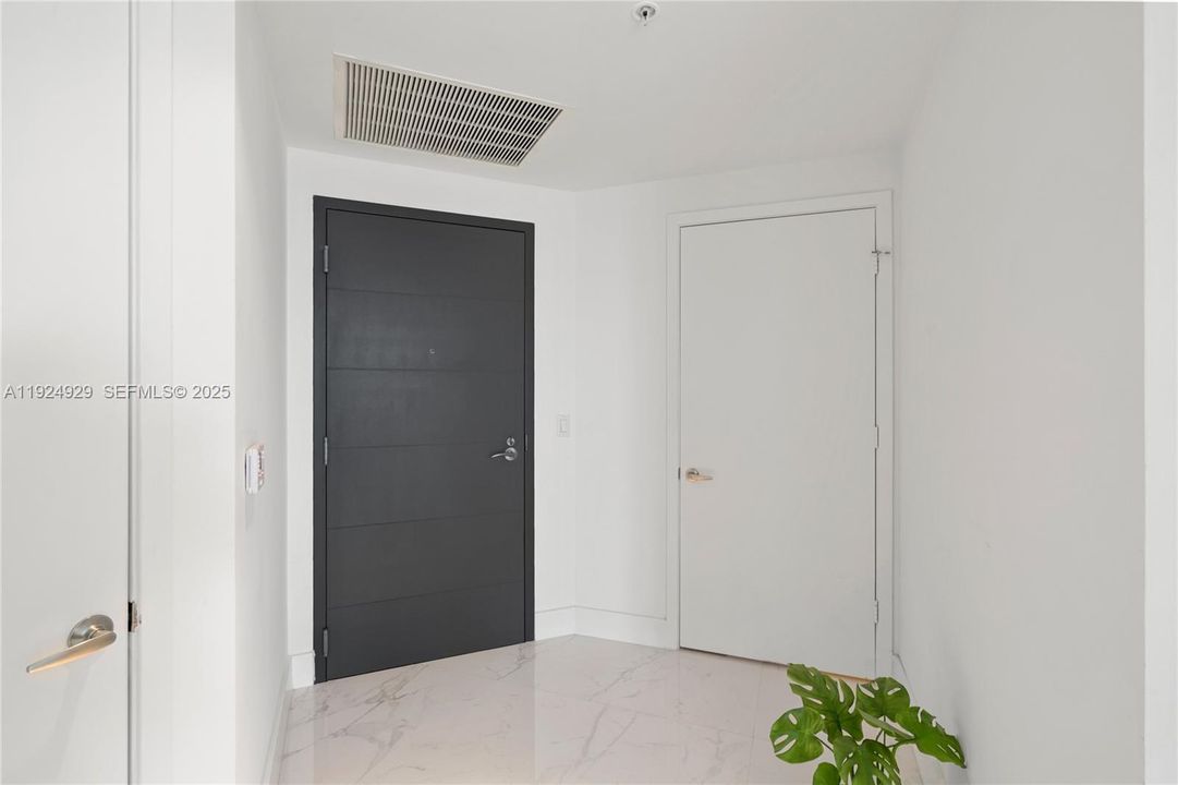 En Venta: $1,450,000 (2 camas, 2 baños, 1958 Pies cuadrados)