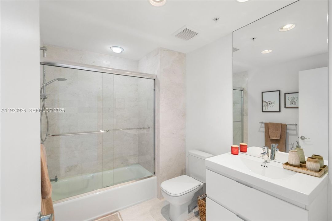 En Venta: $1,450,000 (2 camas, 2 baños, 1958 Pies cuadrados)