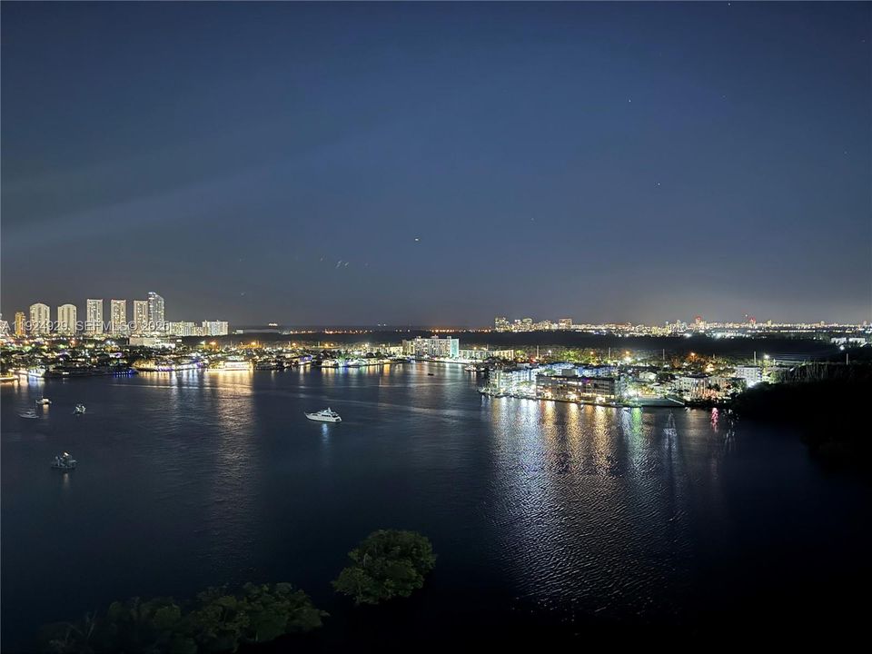 En Venta: $1,450,000 (2 camas, 2 baños, 1958 Pies cuadrados)