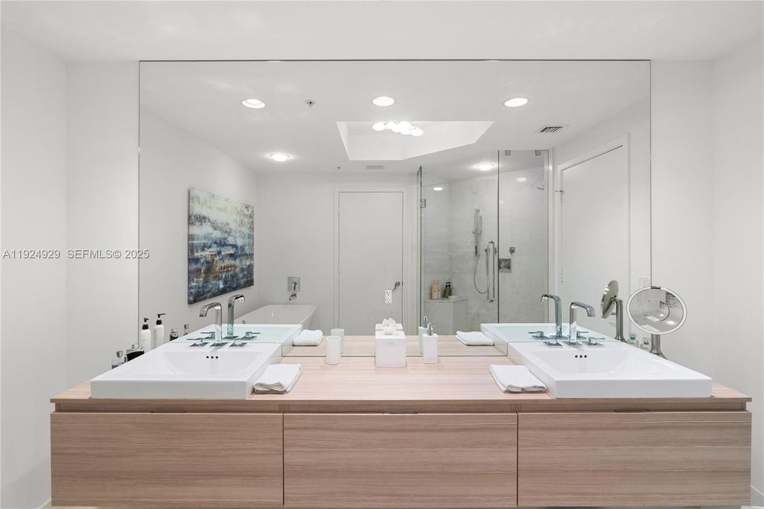 En Venta: $1,450,000 (2 camas, 2 baños, 1958 Pies cuadrados)