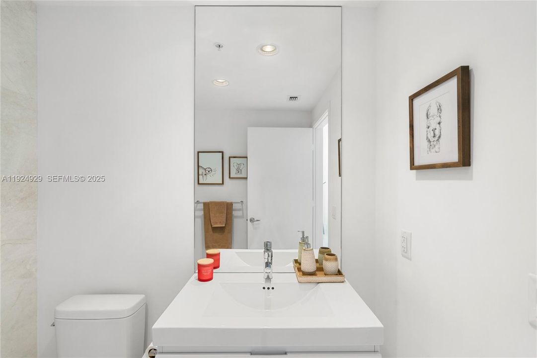 En Venta: $1,450,000 (2 camas, 2 baños, 1958 Pies cuadrados)