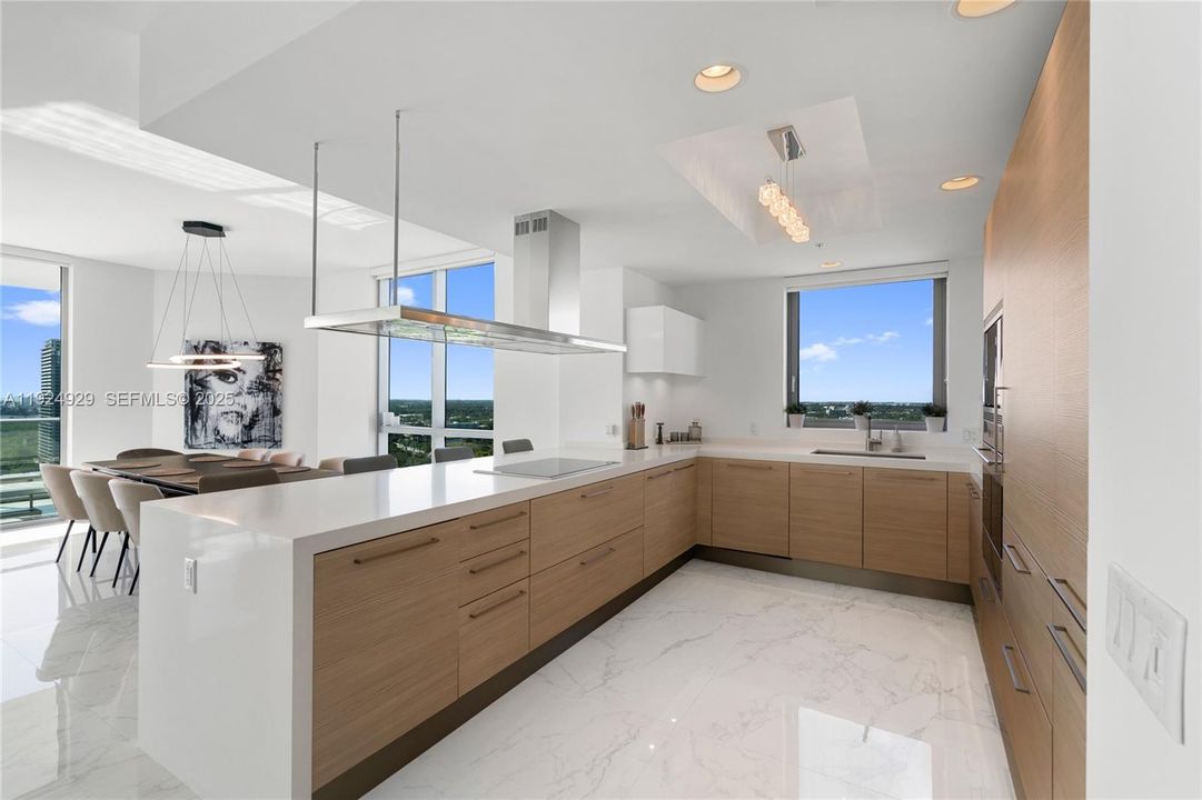 En Venta: $1,450,000 (2 camas, 2 baños, 1958 Pies cuadrados)